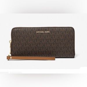 Michael Kors wallet large new with tags**Freeshipping